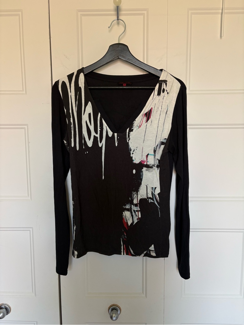 Aventures des Toiles French Art To Wear Painterly Graphic V-Neck Top Mixed Media